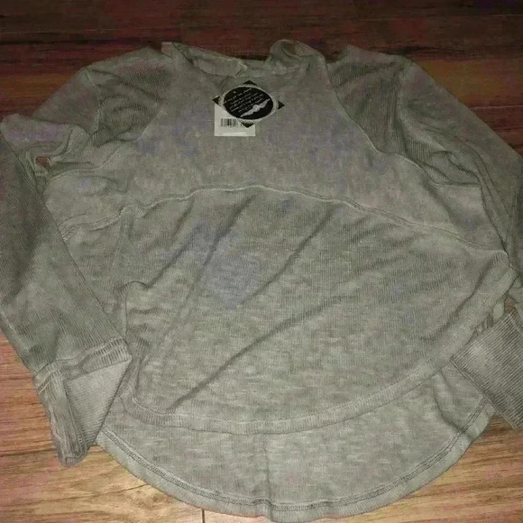 Free People Heather Gray Long Sleeve Tee - Picture 5 of 5